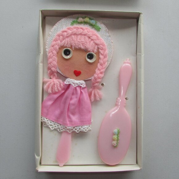 Miss Bonnie Mirror and Brush Set - Vintage - Picture 3 of 7